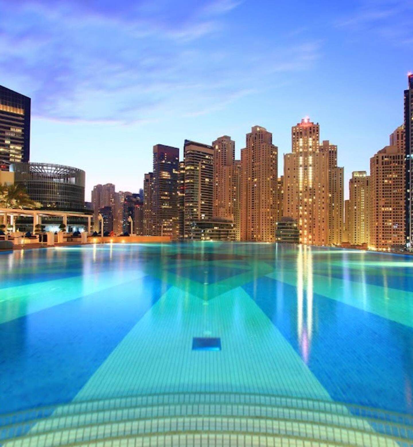 Cosmos Living Jw Marina Apartment Dubai